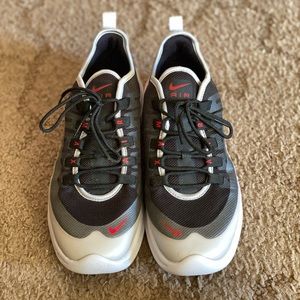 Nike Air Max Axis